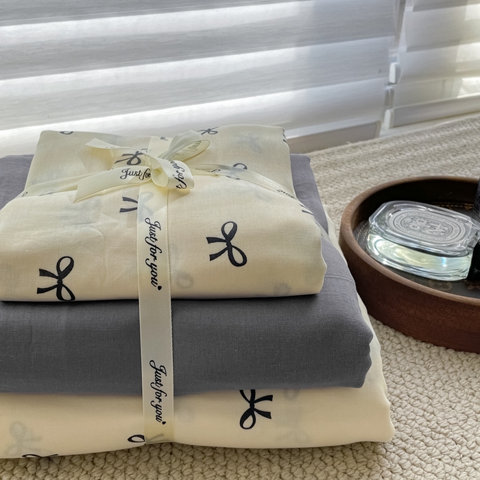 91家纺网 家纺一手货源 找家纺 一比一家纺 2024新款全棉母婴级抗菌有氧全棉双层纱亲肤全棉小清新印花三件套四件套 蝴蝶可颂-黑