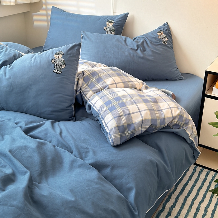 91家纺网 家纺一手货源 找家纺 优悦生活馆 2025新款全棉亲肤刺绣成人款四件套-小熊 小熊-宾利蓝