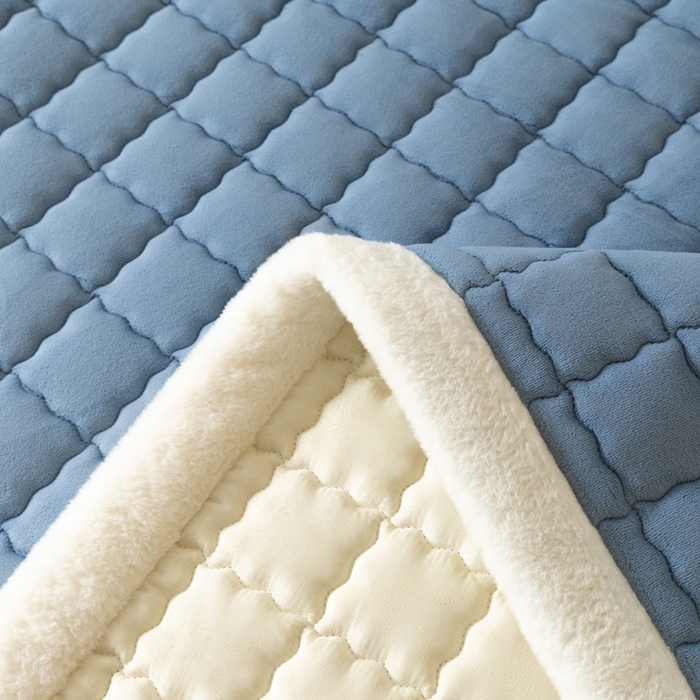 91家纺网 家纺一手货源 找家纺 鑫钰 2024秋冬新款加厚牛奶绒床垫床褥床护垫 暖格-湖蓝