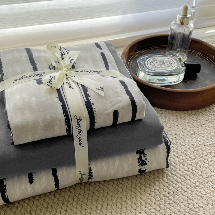 91家纺网 家纺一手货源 找家纺 一比一家纺 2025新款全棉母婴级抗菌有氧全棉双层纱亲肤全棉小清新印花三件套四件套 凯伦