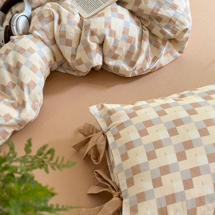 91家纺网 家纺一手货源 找家纺 2024秋冬新款系带格子双层纱四件套 格调  咖