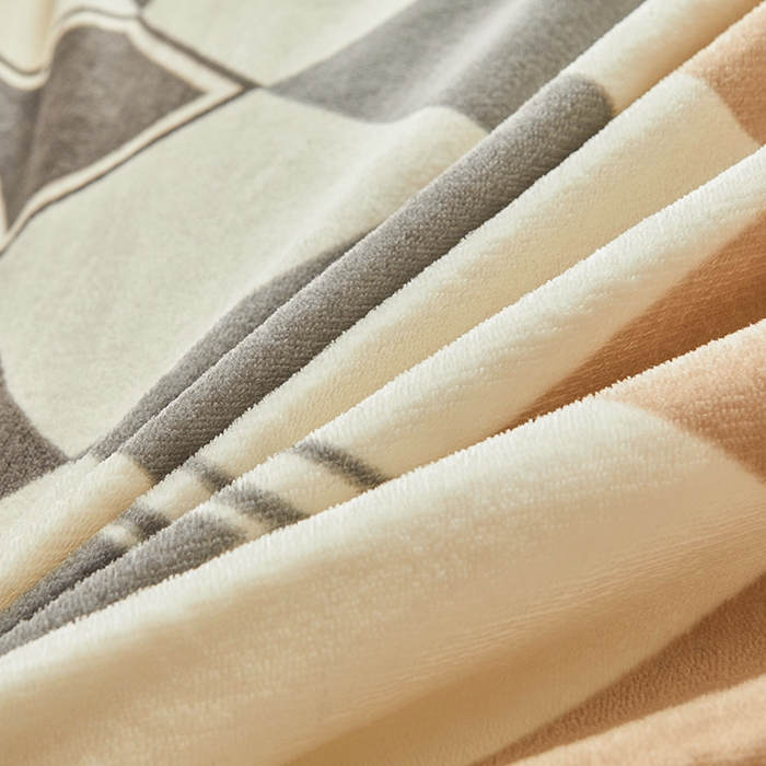 91家纺网 家纺一手货源 找家纺 艾裙海 2025新款高克重加厚保暖A类牛奶绒夹棉床盖系列四件套 格调生活