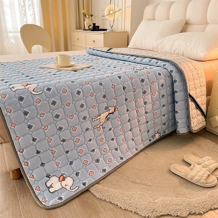 91家纺网 家纺一手货源 找家纺 丽诺床垫 2023新款抗菌防螨牛奶绒床护垫 森林乐园