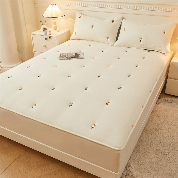 91家纺网 家纺一手货源 找家纺 2025新款A类水洗棉大豆刺绣床笠 小花-简约白