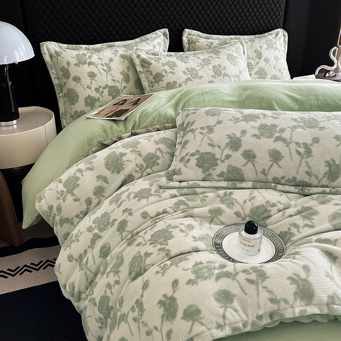 91家纺网 家纺一手货源 找家纺 金盛纺 2024新款高克重牛奶绒雕花四件套加厚牛奶绒法莱绒四件套（支持定制） 约定-绿