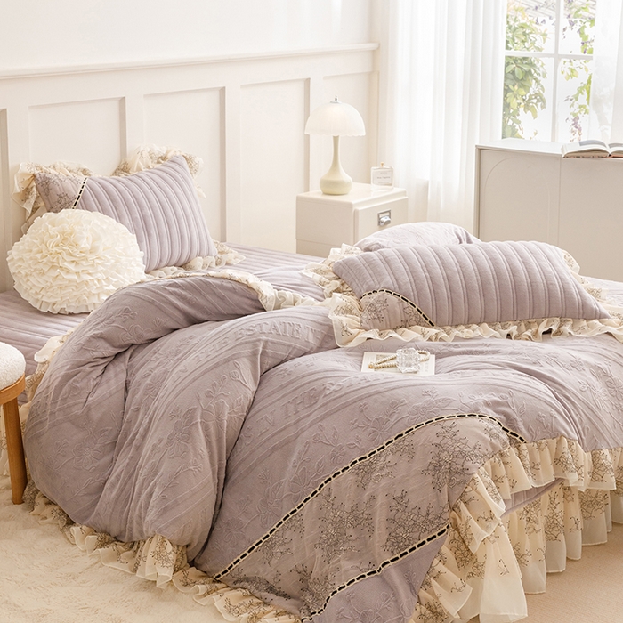 91家纺网 家纺一手货源 找家纺 胜权家纺 2024新款小香风牛奶绒夹棉床盖四件套-芭莎系列 芭莎-紫