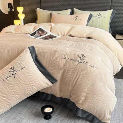 91家纺网 家纺一手货源 找家纺 （总）子曰 2025新款230g全消光轻奢牛奶绒立体雕花刺绣四件套-丽莎