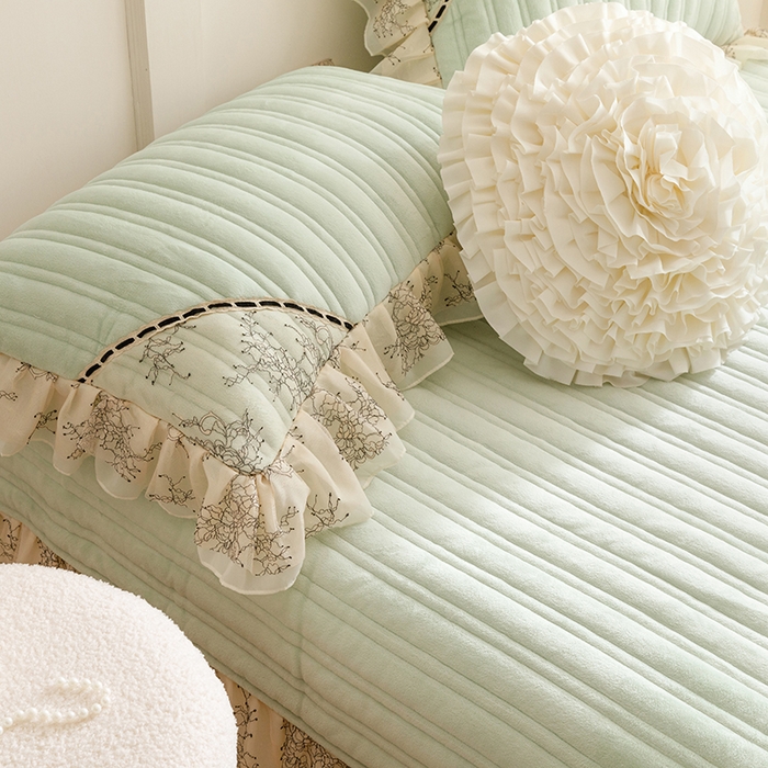 91家纺网 家纺一手货源 找家纺 胜权家纺 2024新款小香风牛奶绒夹棉单品床盖-芭莎系列 芭莎-绿