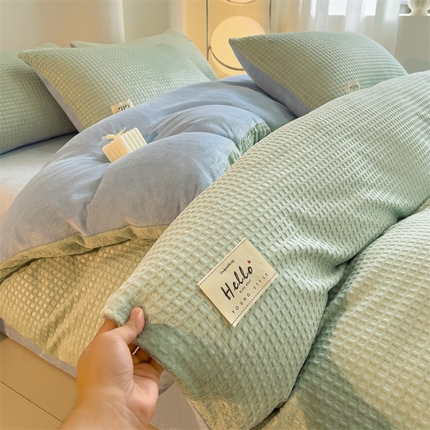 91家纺网 家纺一手货源 找家纺 （总）2025新款A类高克重牛奶绒华夫格山茶花四件套