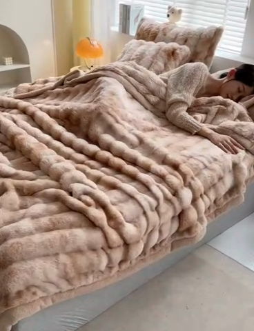 91家纺网 家纺一手货源 找家纺 芸锦豪 2024新款双面波斯绒罗马柱毛毯 炫彩咖