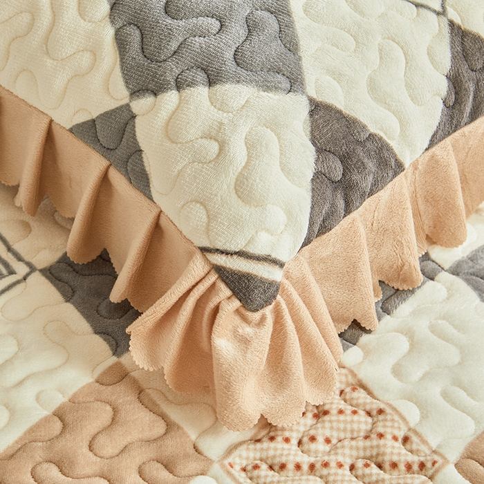 91家纺网 家纺一手货源 找家纺 艾裙海 2025新款高克重加厚保暖A类牛奶绒夹棉床盖系列四件套 格调生活