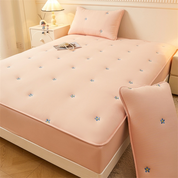 91家纺网 家纺一手货源 找家纺 2025新款A类水洗棉大豆刺绣床笠 向阳花-奶油粉