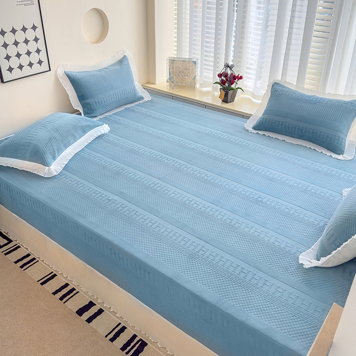 91家纺网 家纺一手货源 找家纺 冬然家纺 2024新款雕花绒榻榻米床盖H深海蓝