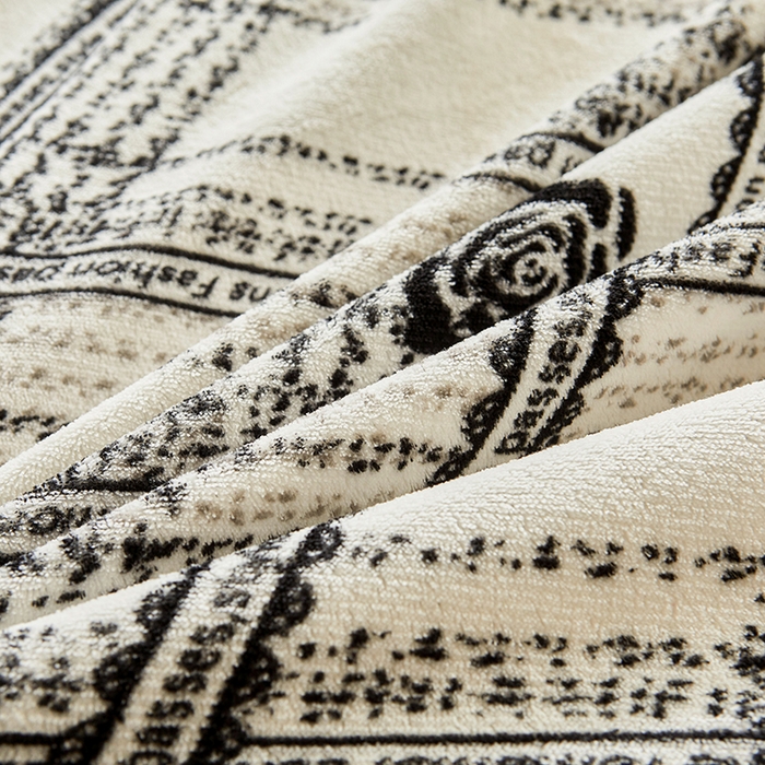 91家纺网 家纺一手货源 找家纺 艾裙海 2025新款高克重加厚保暖A类牛奶绒夹棉床盖系列四件套 爱的格调