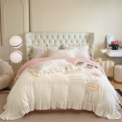 爱家（原缔乐家纺） 2024新款A类高克重牛奶绒立体花刺绣四件套-陌上花开 陌上花开-奶昔白