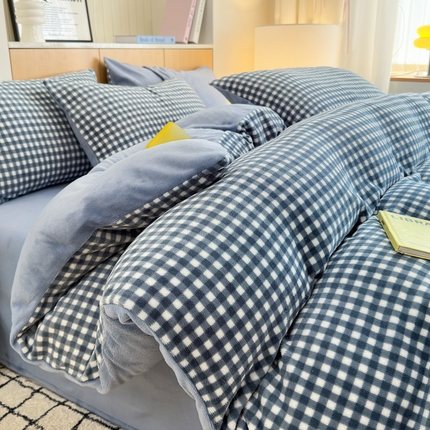 91家纺网 家纺一手货源 找家纺 （总）老K (原美阁） 2024新款高克重全消光牛奶绒四件套-格子条纹系列
