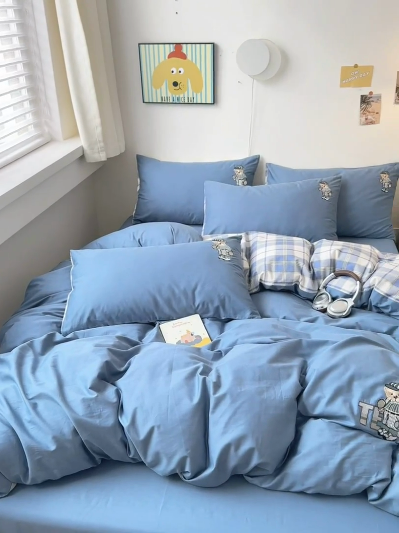 91家纺网 家纺一手货源 找家纺 优悦生活馆 2025新款全棉亲肤刺绣成人款四件套-小熊 小熊-宾利蓝