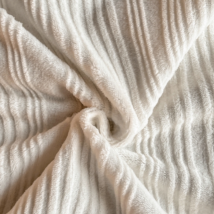 91家纺网 家纺一手货源 找家纺 （总）子曰 2025新款230g全消光轻奢牛奶绒立体雕花刺绣四件套-丽莎