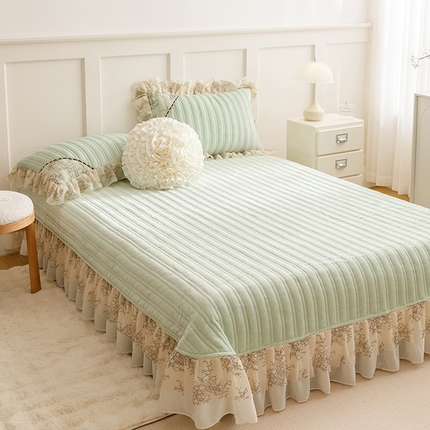 91家纺网 家纺一手货源 找家纺 （总）胜权家纺 2024新款小香风牛奶绒夹棉单品床盖-芭莎系列