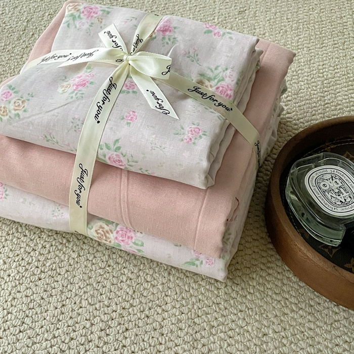 91家纺网 家纺一手货源 找家纺 一比一家纺 2025新款全棉母婴级抗菌有氧全棉双层纱亲肤全棉小清新印花三件套四件套 半岛红茶