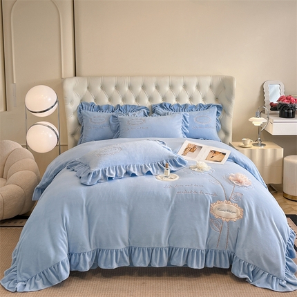 爱家（原缔乐家纺） 2024新款A类高克重牛奶绒立体花刺绣四件套-陌上花开 陌上花开-天空兰