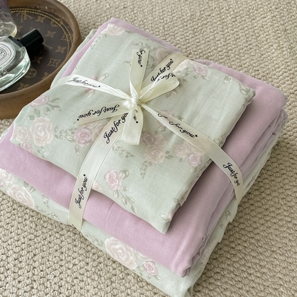 一比一家纺 2025新款全棉母婴级抗菌有氧全棉双层纱亲肤全棉小清新印花三件套四件套 木槿-紫