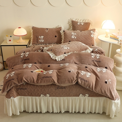 91家纺网 家纺一手货源 找家纺 （总）金盛皇朝家纺 2024秋冬新品高克重牛奶绒夹棉花边床盖系列