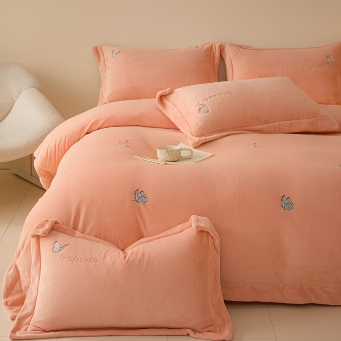 91家纺网 家纺一手货源 找家纺 新方向 2025新款全消光A类刺绣牛奶绒四件套-悦动 悦动-桃玉