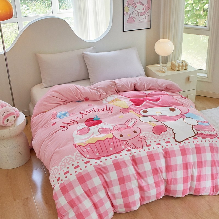 91家纺网 家纺一手货源 找家纺 蘭菲家纺 2024新款牛奶绒卡通三丽鸥单品被套 生日快乐