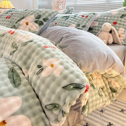 91家纺网 家纺一手货源 找家纺 （总）鸿羽樱（鸿羽樱）家纺 2024新款加厚泡泡牛奶绒印花工艺立体四件套