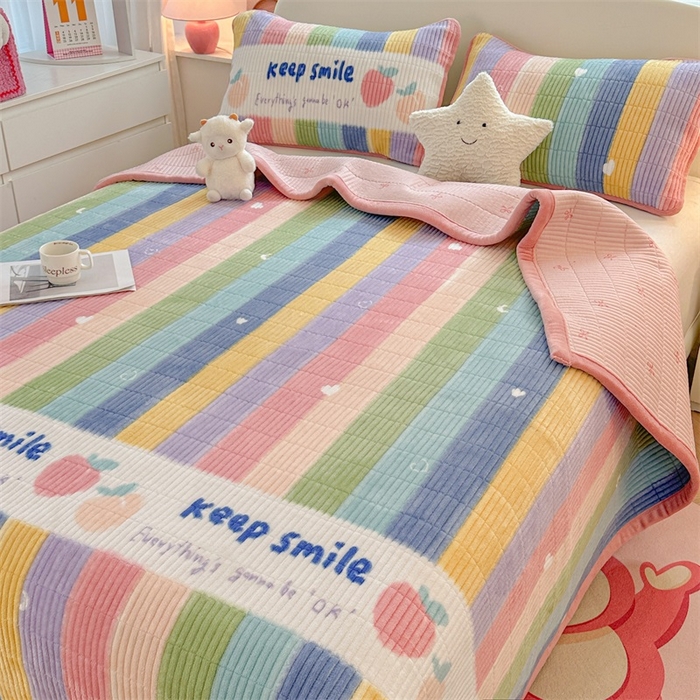 91家纺网 家纺一手货源 找家纺 梵朴 2024新款牛奶绒直角包边床盖 彩虹条