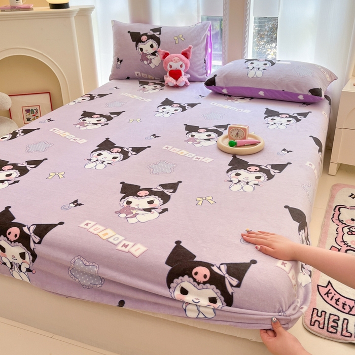 91家纺网 家纺一手货源 找家纺 博雅 2024新款三丽鸥牛奶绒小版床笠系列 牛奶绒小版-星星库洛米