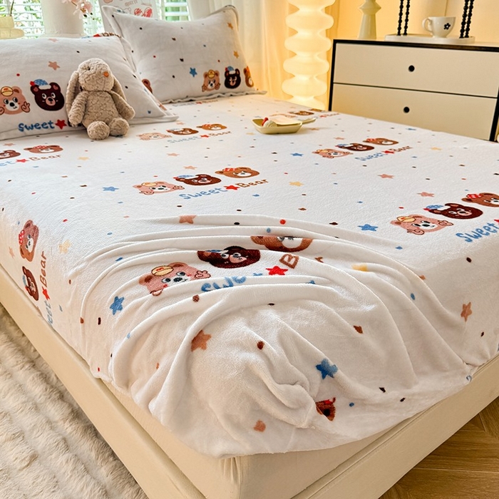 91家纺网 家纺一手货源 找家纺 妖妖家纺 2024新款200克牛奶绒单床笠 可爱曲奇