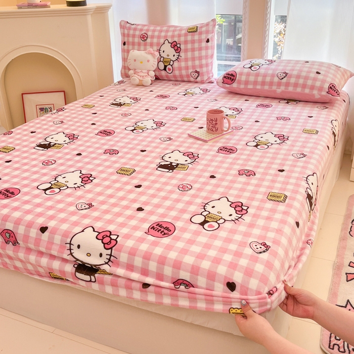 91家纺网 家纺一手货源 找家纺 博雅 2024新款三丽鸥牛奶绒小版床笠系列 牛奶绒小版-饼干KT猫