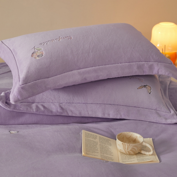 91家纺网 家纺一手货源 找家纺 新方向 2025新款全消光A类刺绣牛奶绒四件套-悦动 悦动-莫奈紫