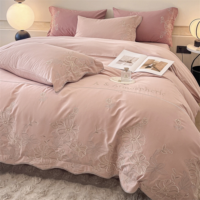 91家纺网 家纺一手货源 找家纺 艾莱家纺 2024新款A类新疆长绒棉加厚柔顺磨毛四件套-烂漫花开（风格二） 花开烂漫-玉豆沙