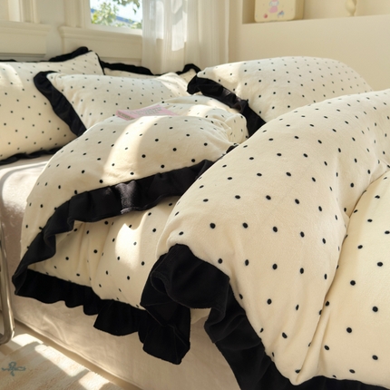 91家纺网 家纺一手货源 找家纺 （总）慕希家纺 2024新款法式韩版牛奶绒黑花边四件套