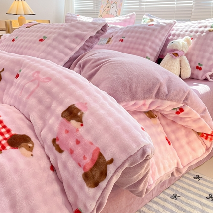 91家纺网 家纺一手货源 找家纺 （总）鸿羽樱（鸿羽樱）家纺 2024新款加厚泡泡牛奶绒印花工艺立体四件套