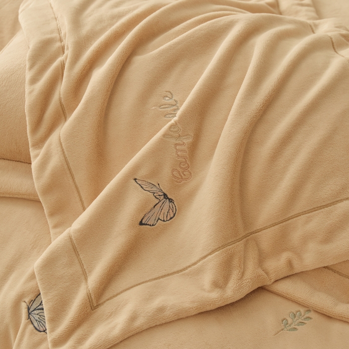 91家纺网 家纺一手货源 找家纺 新方向 2025新款全消光A类刺绣牛奶绒四件套-悦动 悦动-香槟