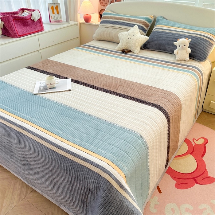 91家纺网 家纺一手货源 找家纺 梵朴 2024新款牛奶绒直角包边床盖 莫兰迪 兰