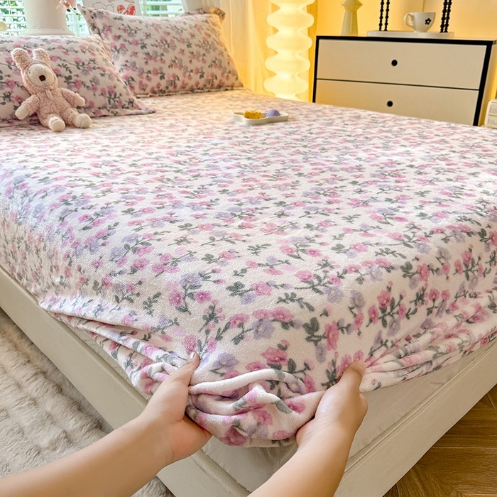 91家纺网 家纺一手货源 找家纺 妖妖家纺 2024新款200克牛奶绒单床笠 尽相思