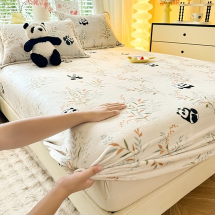 91家纺网 家纺一手货源 找家纺 妖妖家纺 2024新款200克牛奶绒单床笠 panda乐园