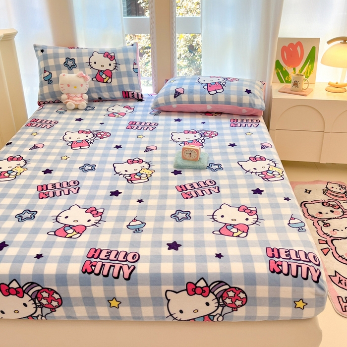 91家纺网 家纺一手货源 找家纺 博雅 2024新款三丽鸥牛奶绒小版床笠系列 牛奶绒小版-幸运星KT猫