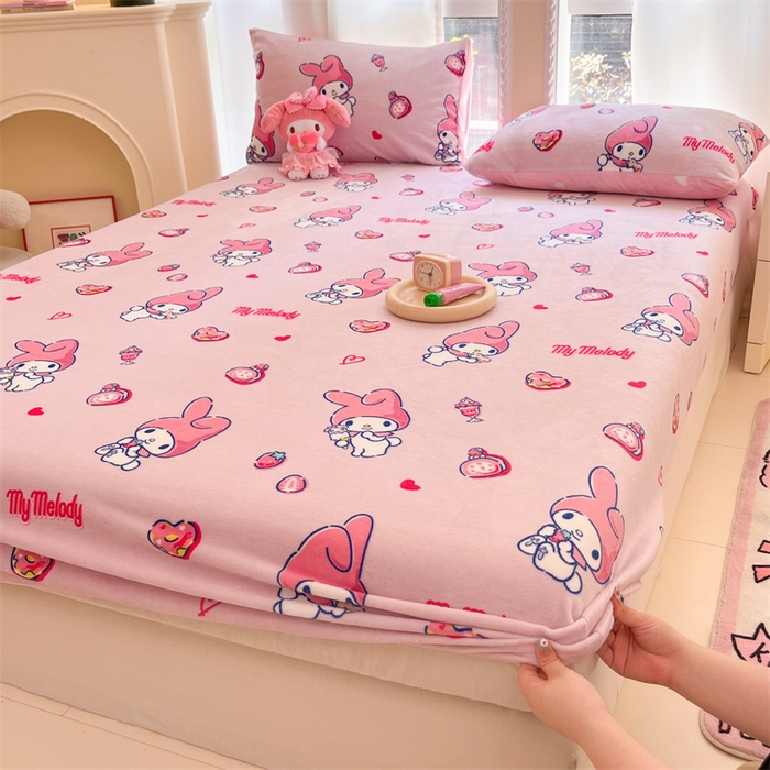 91家纺网 家纺一手货源 找家纺 博雅 2024新款三丽鸥牛奶绒小版床笠系列 牛奶绒小版-雪糕美乐蒂