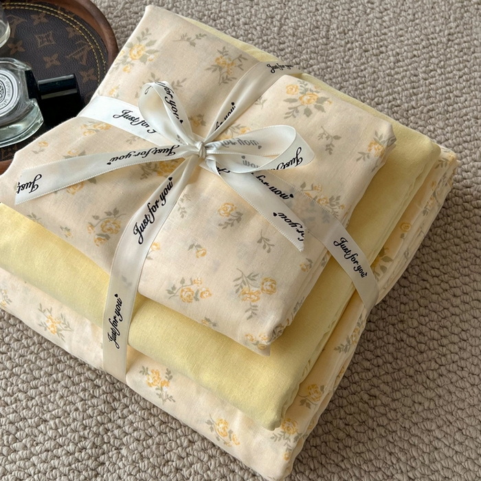 91家纺网 家纺一手货源 找家纺 一比一家纺 2025新款全棉母婴级抗菌有氧全棉双层纱亲肤全棉小清新印花三件套四件套 小晴天