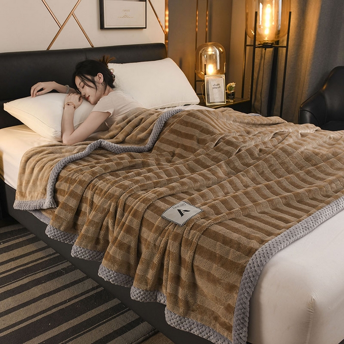 91家纺网 家纺一手货源 找家纺 恋绒家纺 2025新款双面绒休闲毛毯多功能毛毯牛奶绒毯子法莱绒盖毯 彩贝绒-咖色