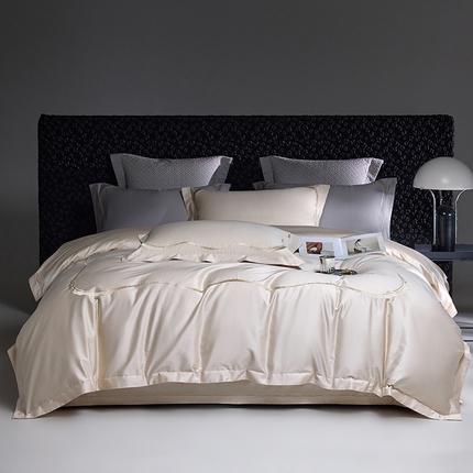 91家纺网 家纺一手货源 找家纺 淼铭家纺 2025新款秋冬长绒棉刺绣款四件套-简凡 简凡-香槟金