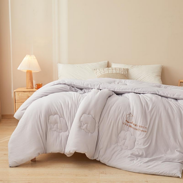 91家纺网 家纺一手货源 找家纺 2025新款A类刺绣新疆棉花被被子被芯 浅灰