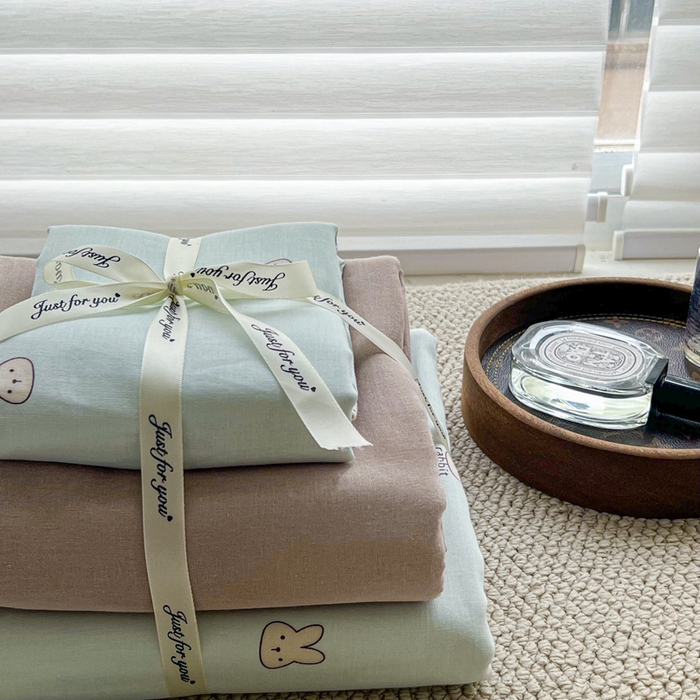 91家纺网 家纺一手货源 找家纺 一比一家纺 2025新款全棉母婴级抗菌有氧全棉双层纱亲肤全棉小清新印花三件套四件套 彼得兔