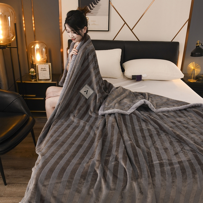91家纺网 家纺一手货源 找家纺 恋绒家纺 2025新款双面绒休闲毛毯多功能毛毯牛奶绒毯子法莱绒盖毯 彩贝绒-深灰